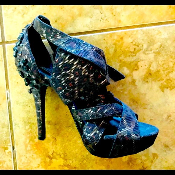 Buckle Shoes - 👠BNNW Spike 👠